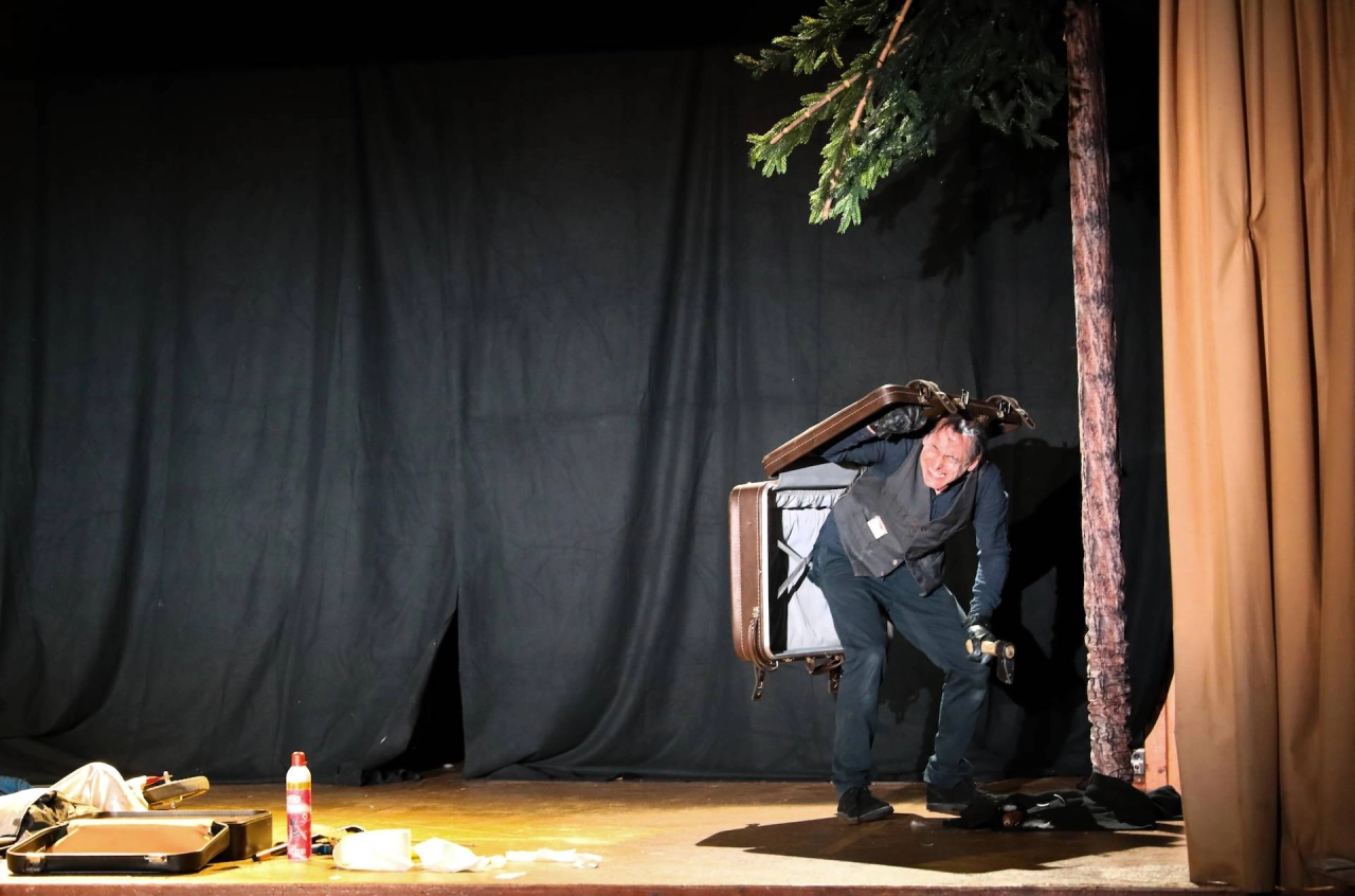 Quand on a pas de parapluie... Aiguilles et Macadam spectacle jeune public